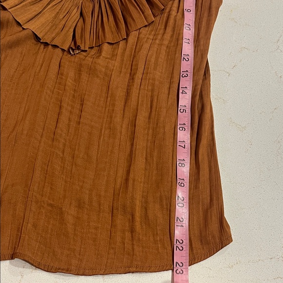 Evereve Ruffled V-Neck Brown Blouse - Picture 9 of 9